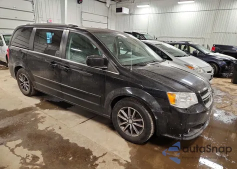 2017 Dodge Grand Caravan Sxt z USA, uszkodzony, nr VIN 2C4RDGCG9HR695982